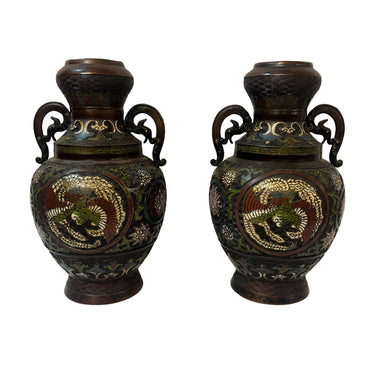 Pareja de jarrones cloissoné chino en relieve con asas principio s.XX Bucarest Art & Antiques