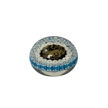 Pisapapel de vidrio millefiori y león dorado circa 1900 Bucarest Art & Antiques