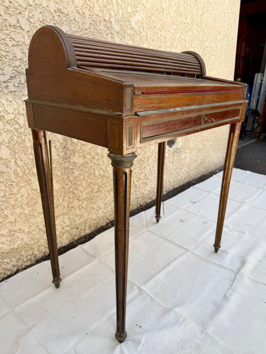 Pequeño bureau cilíndrico en caoba, Época Napoleón III