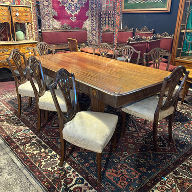 Amoblado estilo inglés Hepplwhite caoba rubia satinada comedor y arrimo Colección Exclusiva