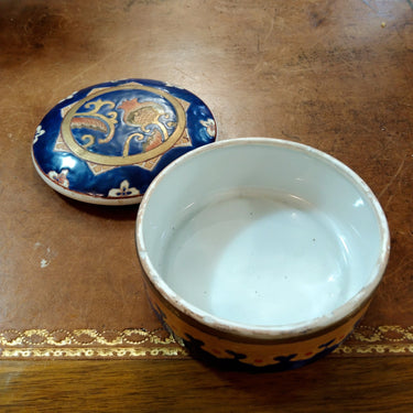 Caja de porcelana china Creation Meline 'granadas sobre azul' Bucarest Art Gallery