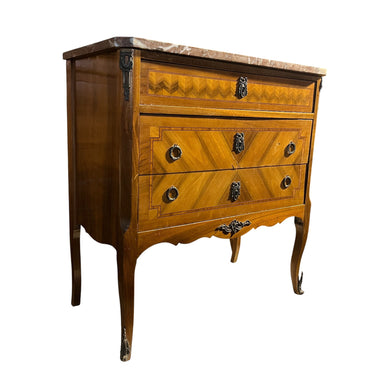 Cómoda francesa enchapada en nogal y palo rosa estilo Transición mármol rojo veteado Bucarest Art & Antiques