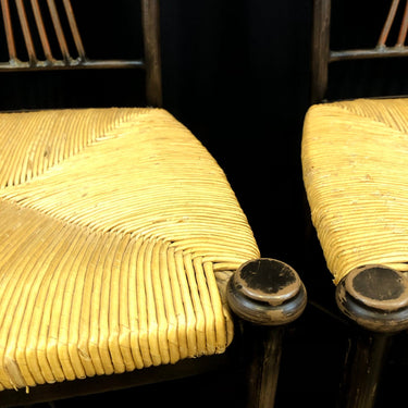 Cuatro sillas francesas en fierro patinado Bucarest Art Gallery