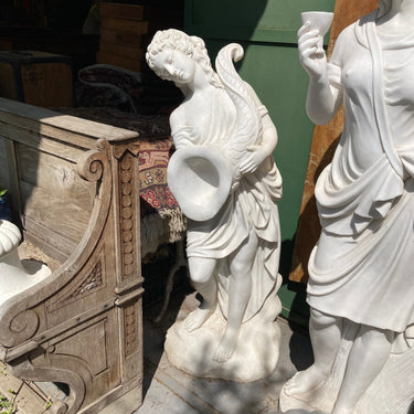 Escultura de mármol - Mujer con cuerno de la abundancia Especial Jardín