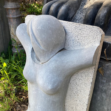 Escultura en piedra inspirada en Raúl Valdivieso Especial Jardín