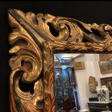 Espejo biselado dorado florentino Bucarest Art Gallery