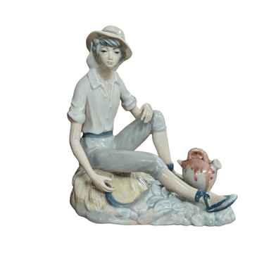 Figura de porcelana Casades 'Mujer sentada sobre trigo' Bucarest Art Gallery
