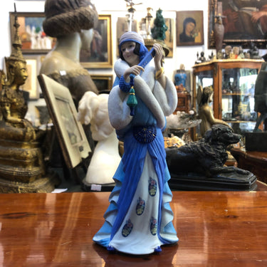 Figura Porcelana dama Lenox Bucarest Art Gallery