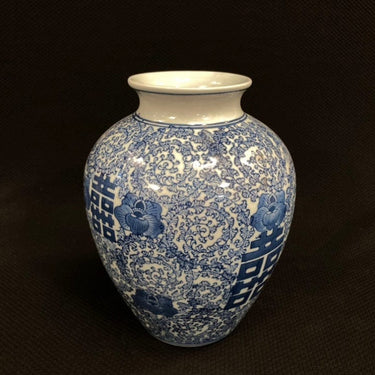 Florero chino ovoide porcelana azul y blanca Bucarest Art Gallery