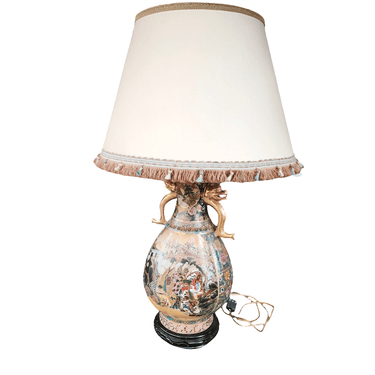 Lámpara china estilo Satsuma con peana diseño dorado y floral Bucarest Art & Antiques
