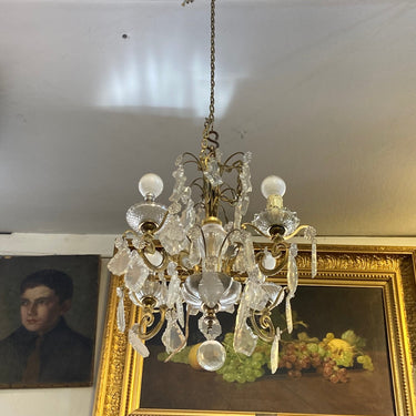 Lámpara ormolú con plaquetas de cristal Bucarest Art Gallery