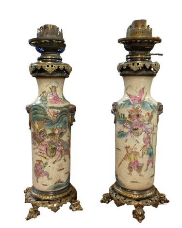 Lámparas de porcelana china Nankin 'Generales liderando la batalla' Bucarest Art & Antiques