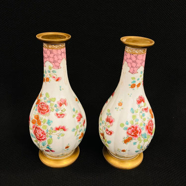 Lámparas francesas de porcelana motivo floral Bucarest Art Gallery