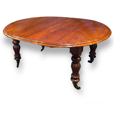 Mesa antigua de comedor con ruedas Bucarest Art & Antiques