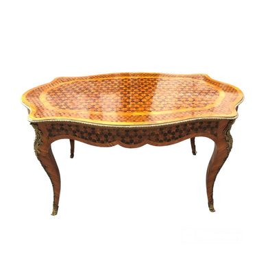 Mesa Luis XV maravillosa parquetería aplicaciones en bronce y cajones Bucarest Art & Antiques