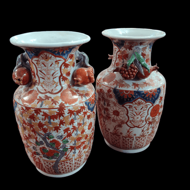 Par de jarrones japoneses de porcelana estilo Imari Bucarest Art Gallery