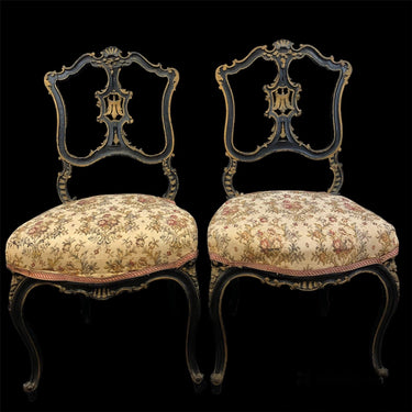 Par de sillas Luis XV talladas y ebanizadas con dorado Bucarest Art Gallery