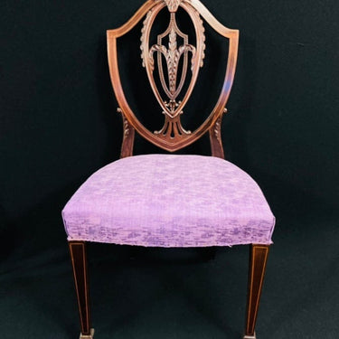 Pareja de sillas inglesas tapiz purpura Bucarest Art Gallery