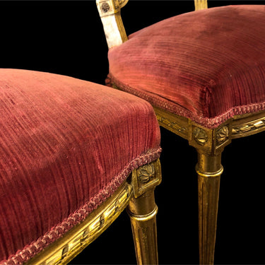 Pareja de sillas Luis XVI con baño de oro Bucarest Art Gallery