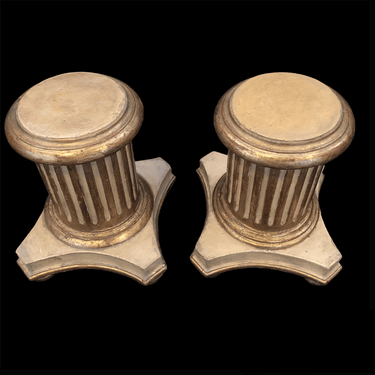 Pedestales o columnas pequeñas neoclásicas (par) Bucarest Art Gallery