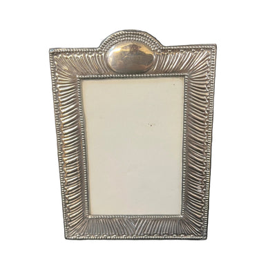 Portarretratos enchapado en plata 925 repujado de relieves Bucarest Art & Antiques