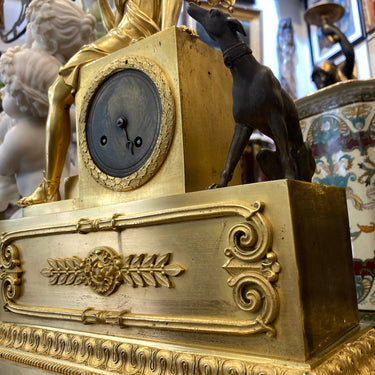 Reloj de bronce ormolu 'Diana cazadora' Bucarest Art Gallery