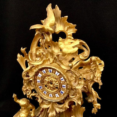 Reloj Luis XV bronce ormolú Bucarest Art Gallery