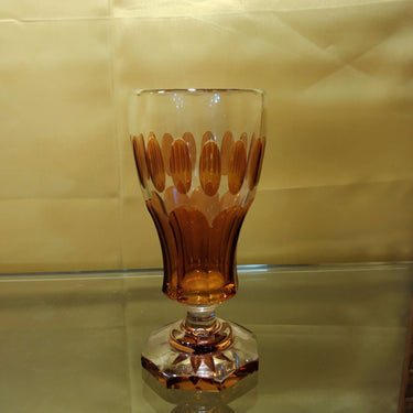 Bella copa de cristal de Bohemia tallado en naranjo 'diseño óvalos'
