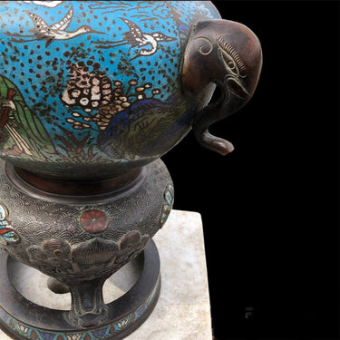 Sahumador en bronce cloissoné con perro Fo Bucarest Art Gallery