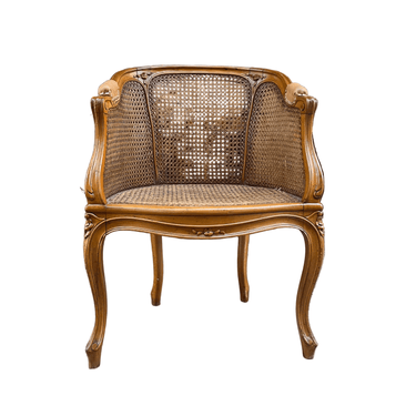 Sitial francés estilo Luís XV de haya enjuncado y clavetones de bronce circa 1900 Bucarest Art & Antiques