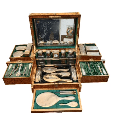 Tocador de viaje inglés Mappin & Webb con herramientas en plata y cristal s.XIX. de Plata