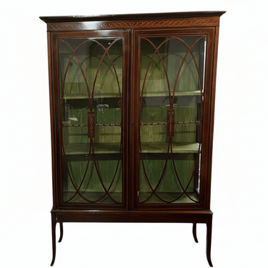 Vitrina inglesa estilo edwardian caoba marquetería e incrustaciones de madera sobre vidrio Colección Exclusiva
