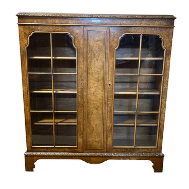 Vitrina librero francesa madera de loupe d'orme estilo Luis XVI de dos puertas Colección Exclusiva