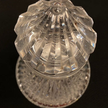 Whiskera circular de cristal tallado Bucarest Art Gallery