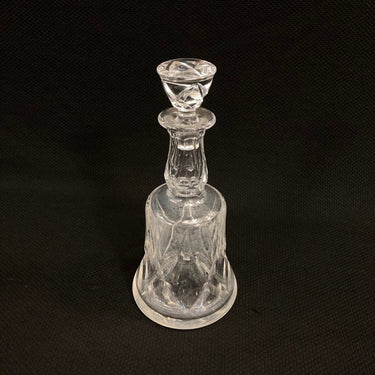 Whiskera de cristal tallado con forma de campana Bucarest Art Gallery