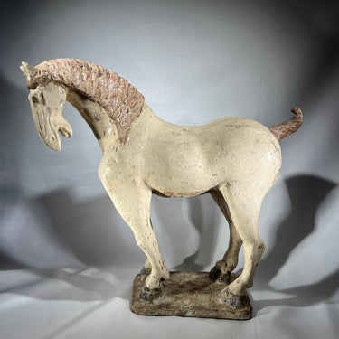 Figura de caballo estilo Tang chino en terracota policromada s.XX Bucarest Art & Antiques