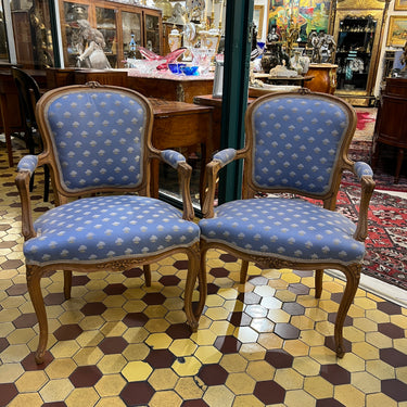 Pareja sillones estilo Luis XV tapiz azul