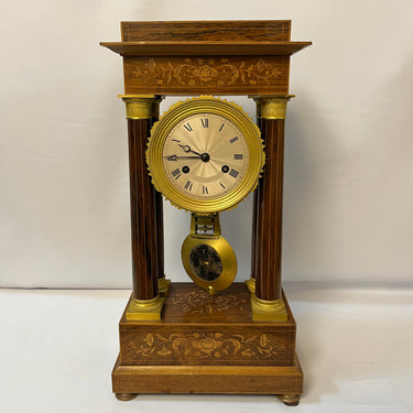 Reloj francés estilo portique de madera y bronce marquetería floral Bucarest Art & Antiques