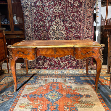 Escritorio bureau-plat francés Luis XV 'François Daïdé' circa 1900 Bucarest Art & Antiques