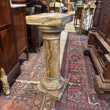 Columna europea Mármol veteado base cuadrada Bucarest Art & Antiques