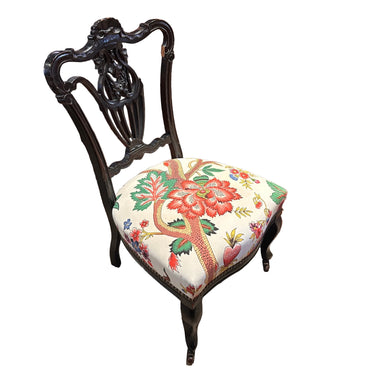 Par de sillas materas francesas lacadas tapiz floral fines s.XIX Bucarest Art & Antiques