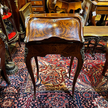 Pequeño secretaire francés estilo Luis XV s.XIX