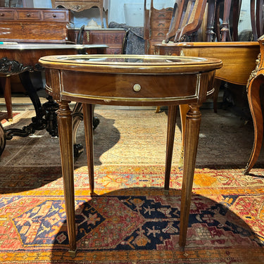 Mesa vitrina gueridon francesa en caoba estilo Luis XVI