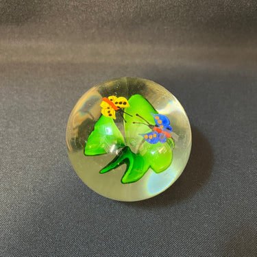 Pisapapel de vidrio Murano con diseño de mariposas mediados s.XX Bucarest Art & Antiques