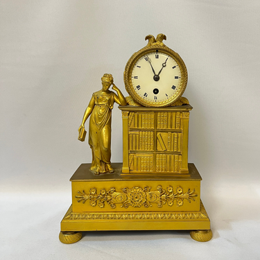 Reloj Pendulette francés bronce Ormolú 'Alegoría a la Sabiduría' estilo neoclásico s.XIX Bucarest Art & Antiques