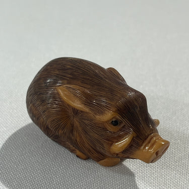 Netsuke de madera con forma de jabalí