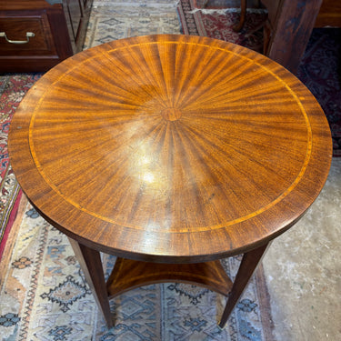 Mesita lateral inglesa en caoba doble cubierta estilo Edwardian comienzos s.XX.