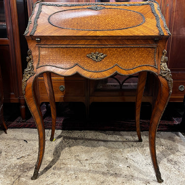 Secretaire francés estilo Luis XV parquetería comienzos s.XX