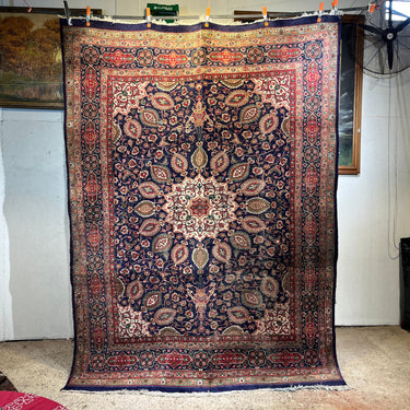 Alfombra Iraní central lana medallón floral y motivos azules 320x230 Bucarest Art & Antiques