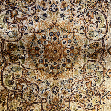 Alfombra tapiz persa región oriental 185 x 120 cms | Bucarest Art Gallery Bucarest Art & Antiques